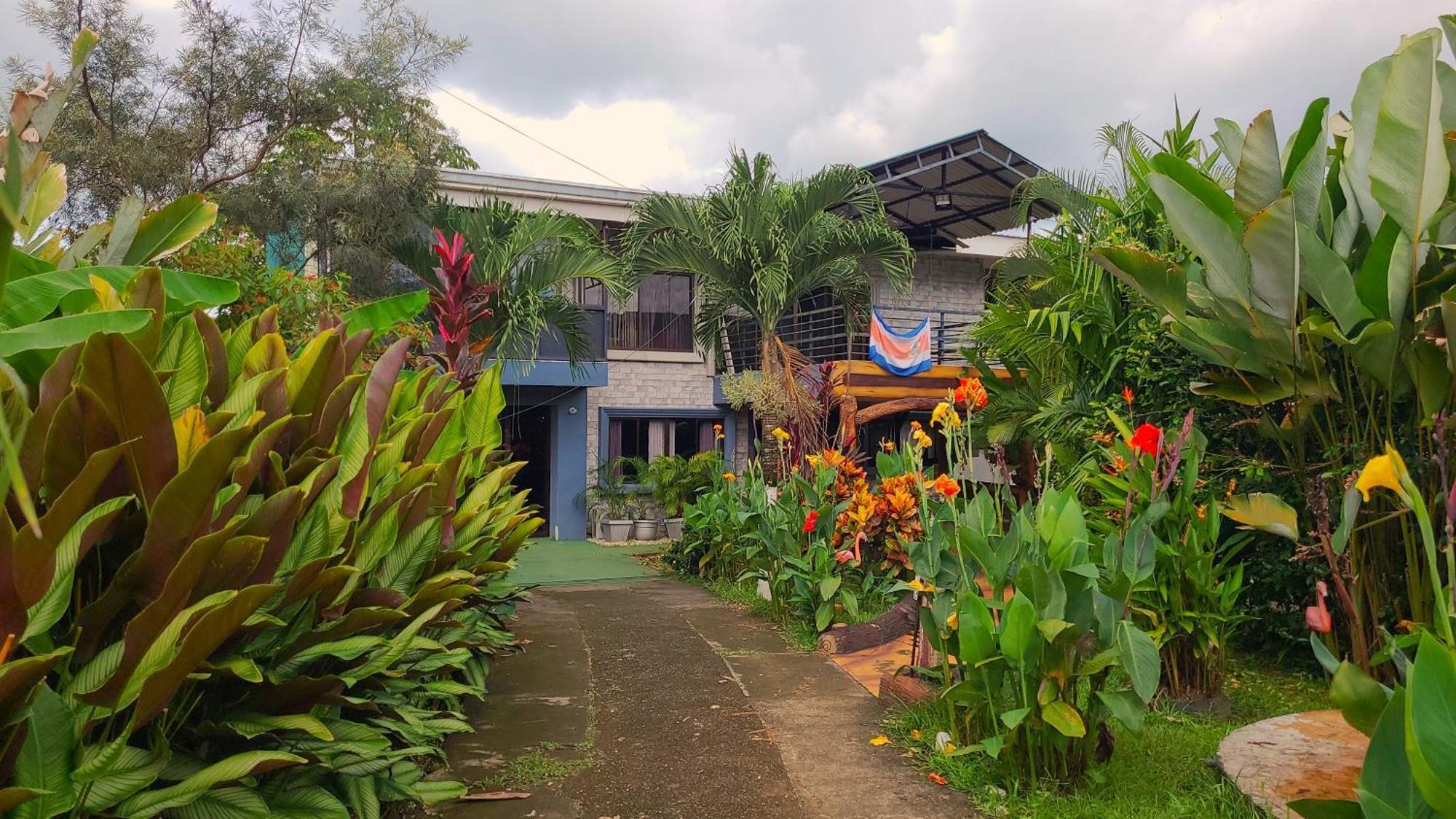 Arenal Family Retreat