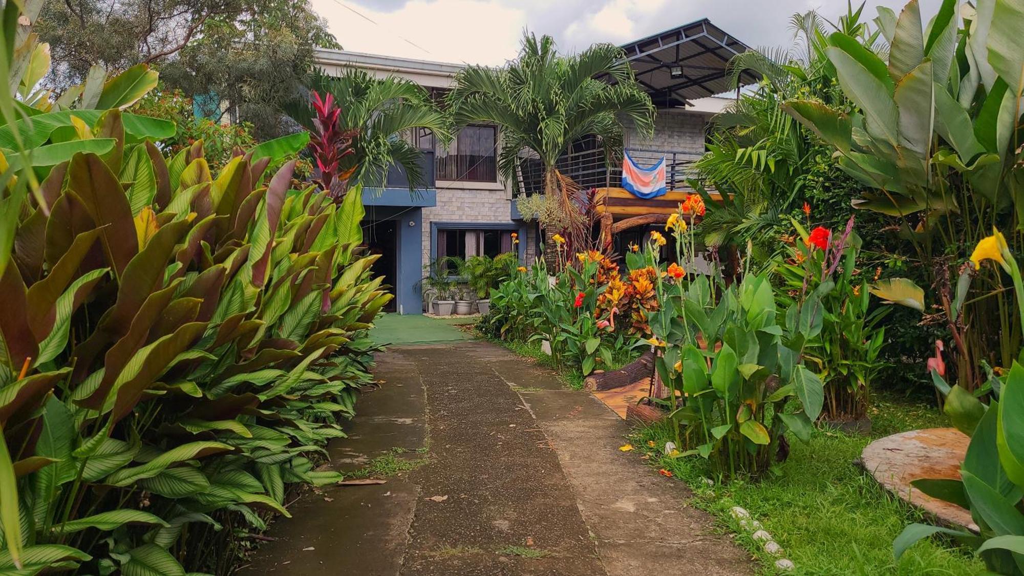 Arenal Family Retreat